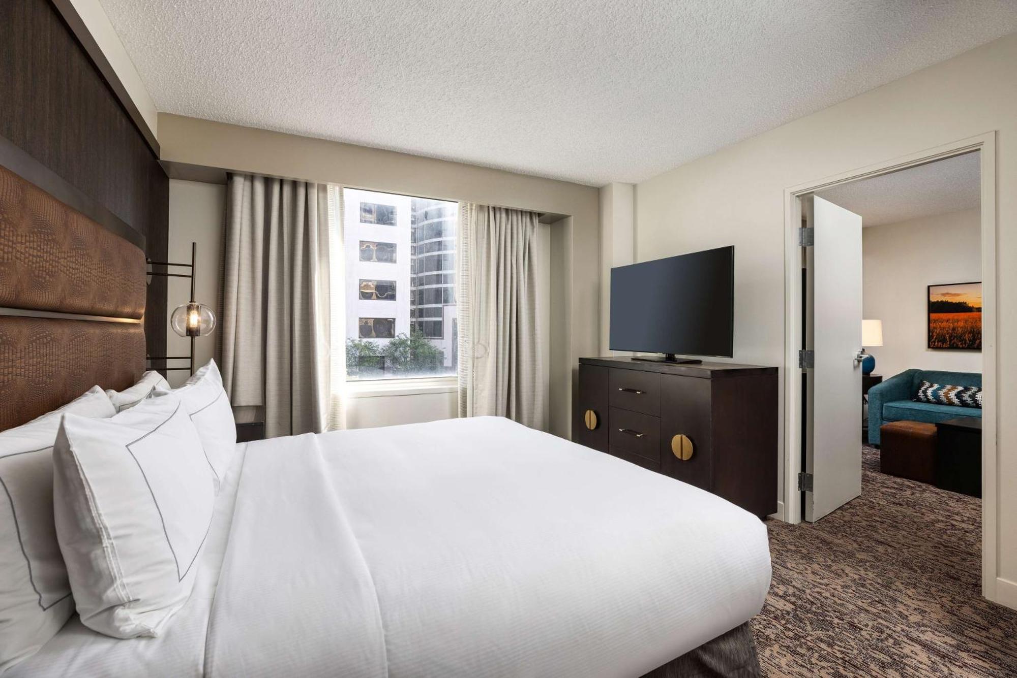 Doubletree Suites By Hilton Austin Downtown Capitol Buitenkant foto