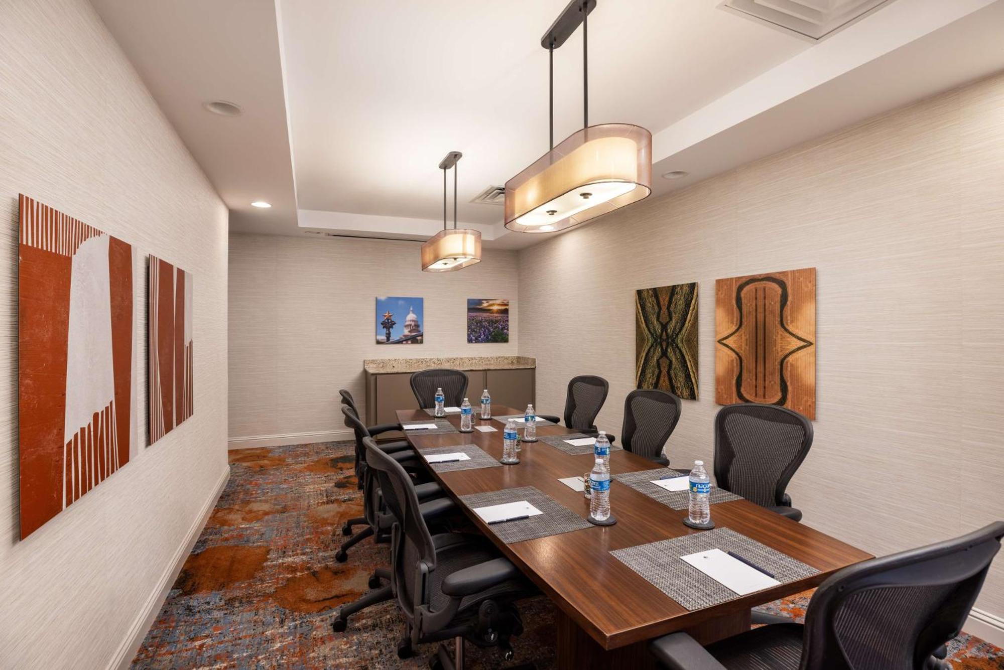 Doubletree Suites By Hilton Austin Downtown Capitol Buitenkant foto