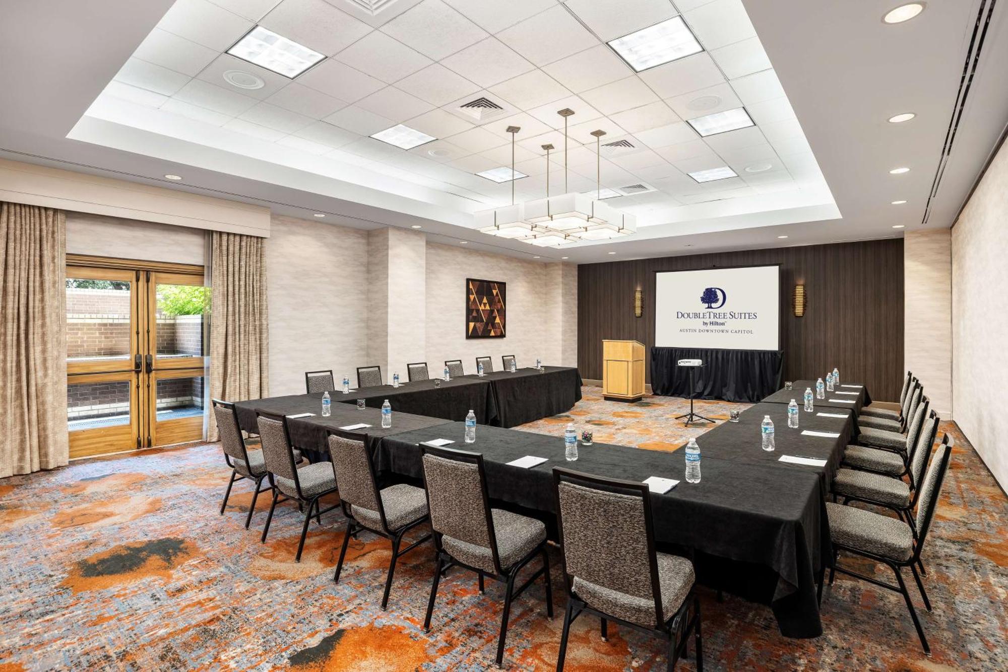 Doubletree Suites By Hilton Austin Downtown Capitol Buitenkant foto