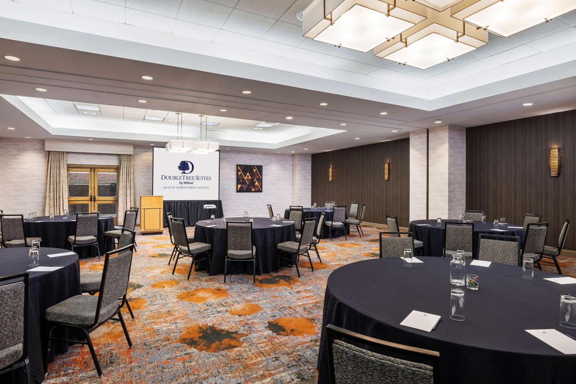 Doubletree Suites By Hilton Austin Downtown Capitol Buitenkant foto
