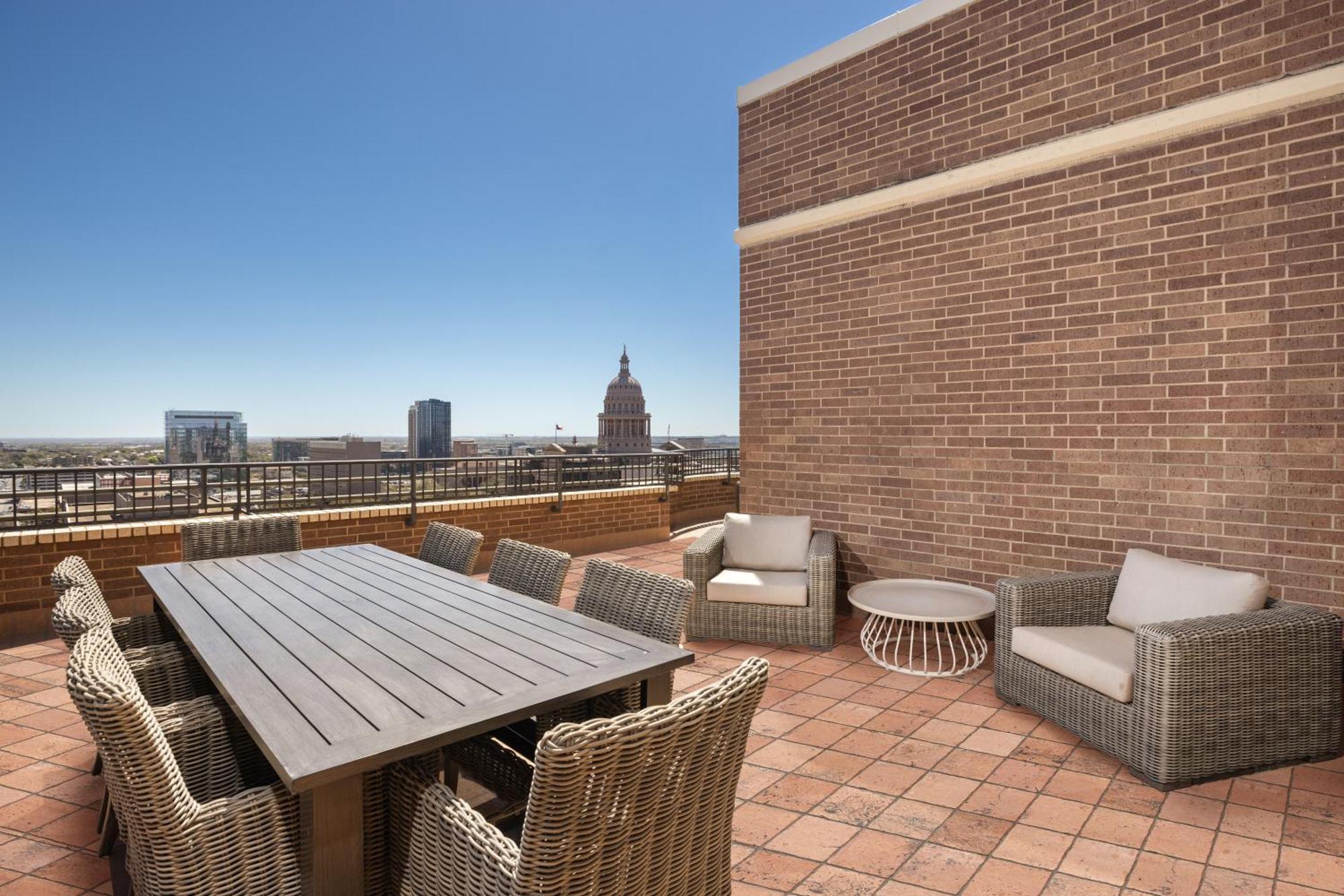 Doubletree Suites By Hilton Austin Downtown Capitol Buitenkant foto